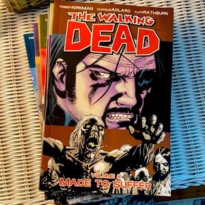 EUC Walking Dead Graphic Novels Volume 1-8